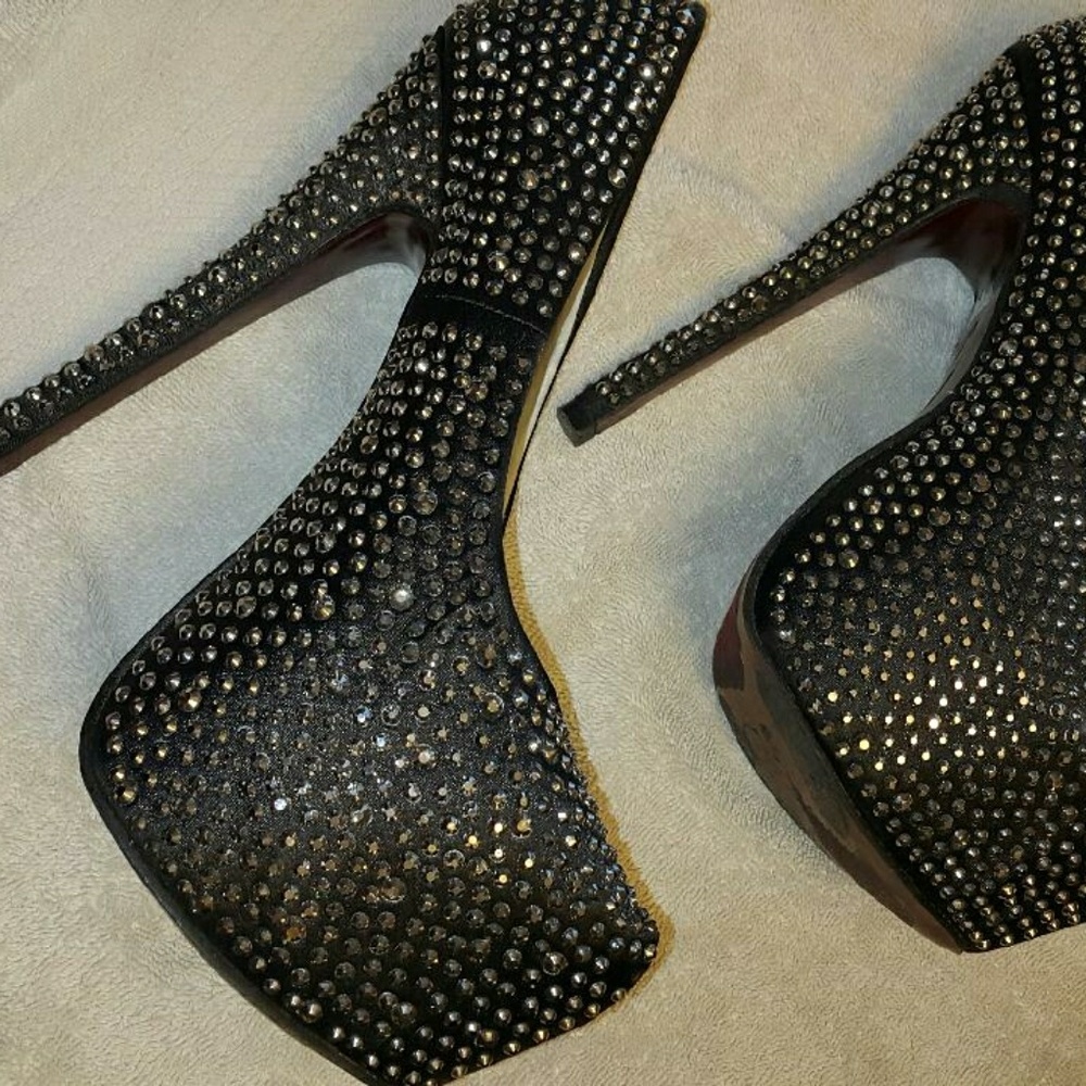 Kiss Kouture Pump